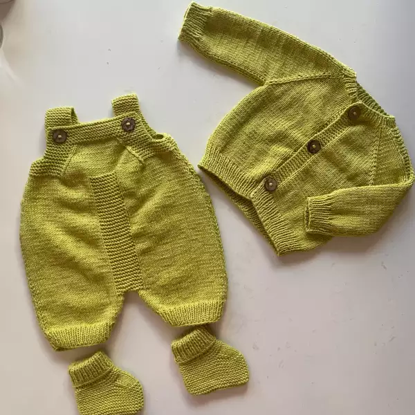 Limettengrünes Outfit für Neugeborene – Bild 2