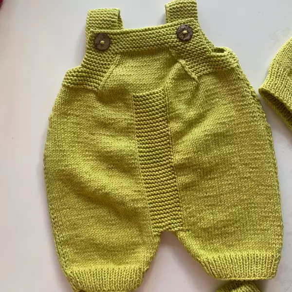 Limettengrünes Outfit für Neugeborene – Bild 3