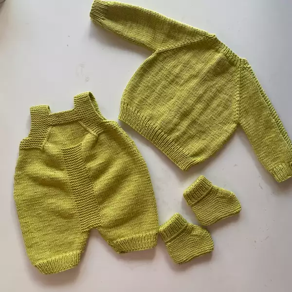 Limettengrünes Outfit für Neugeborene – Bild 6