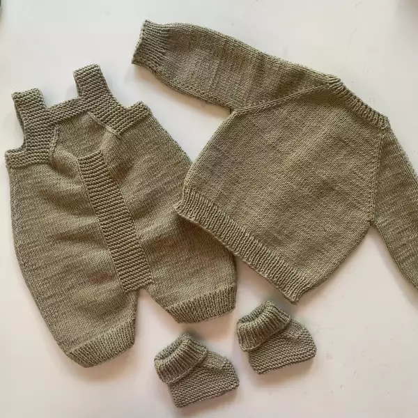 Khaki Baby Gift Set - Image 3