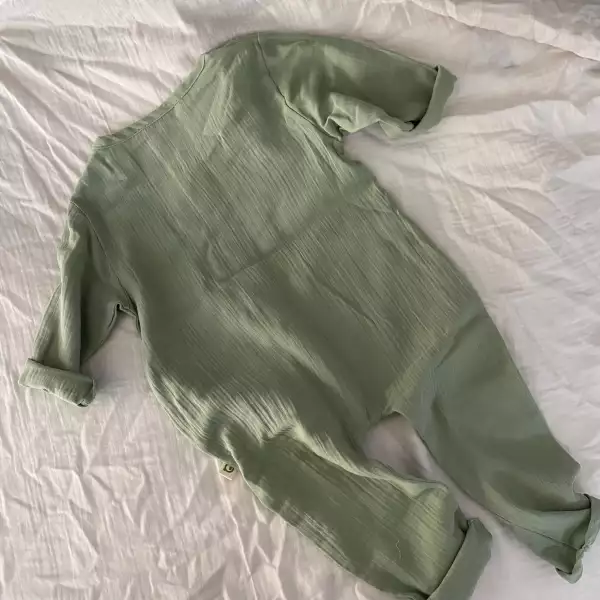 Bio Musselin Baby-Strampler - Salbeigrün – Bild 2