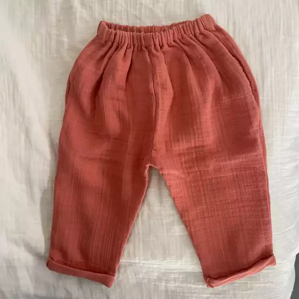 Organic muslin fisherman trousers - red - Image 2